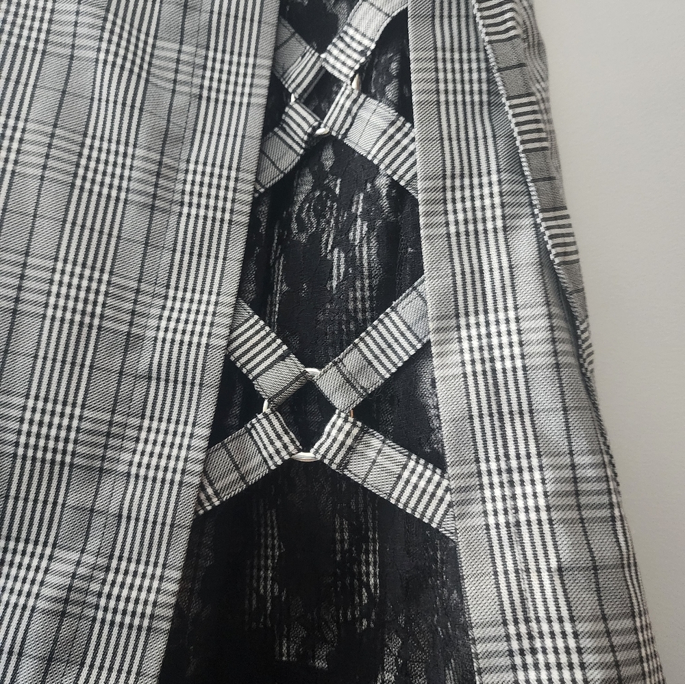 High Low Fun Skirt - Picture 2 of 11